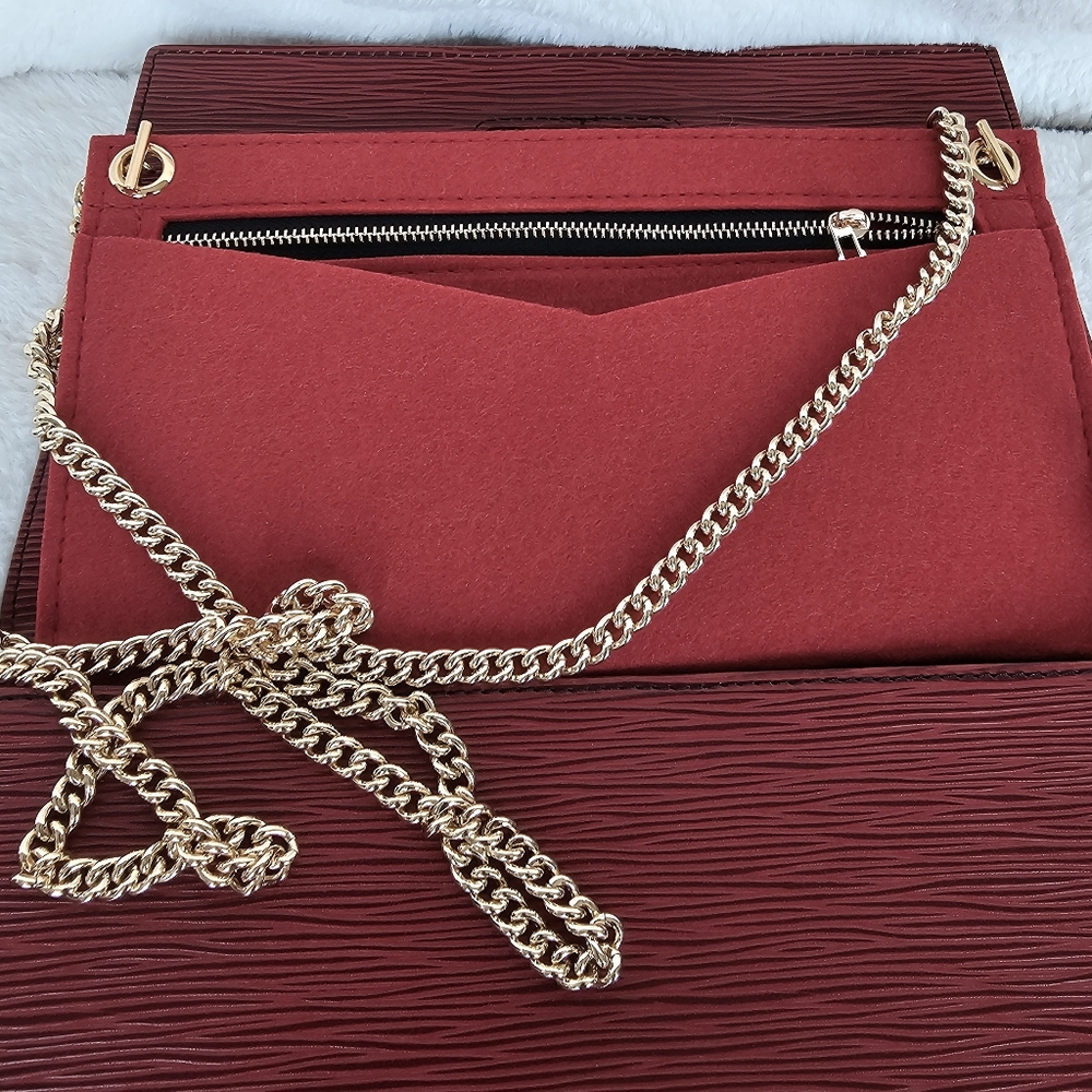 Louis Vuitton Elegant Red Epi Leather Clutch Bag - Picture 11 of 13